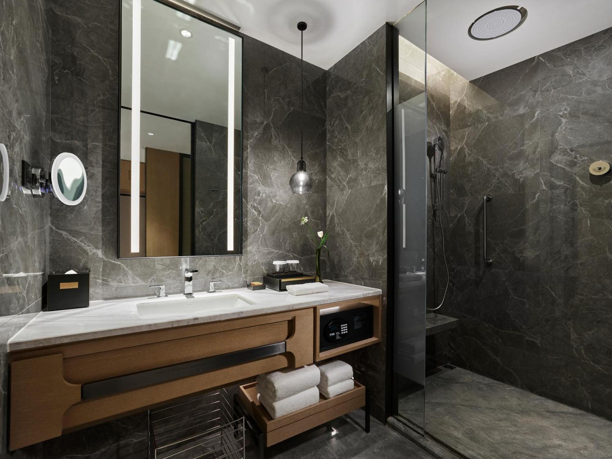 Doubletree By Hilton Chengdu Riverside - Close To Panda Base And Chengdu East Railway Экстерьер фото