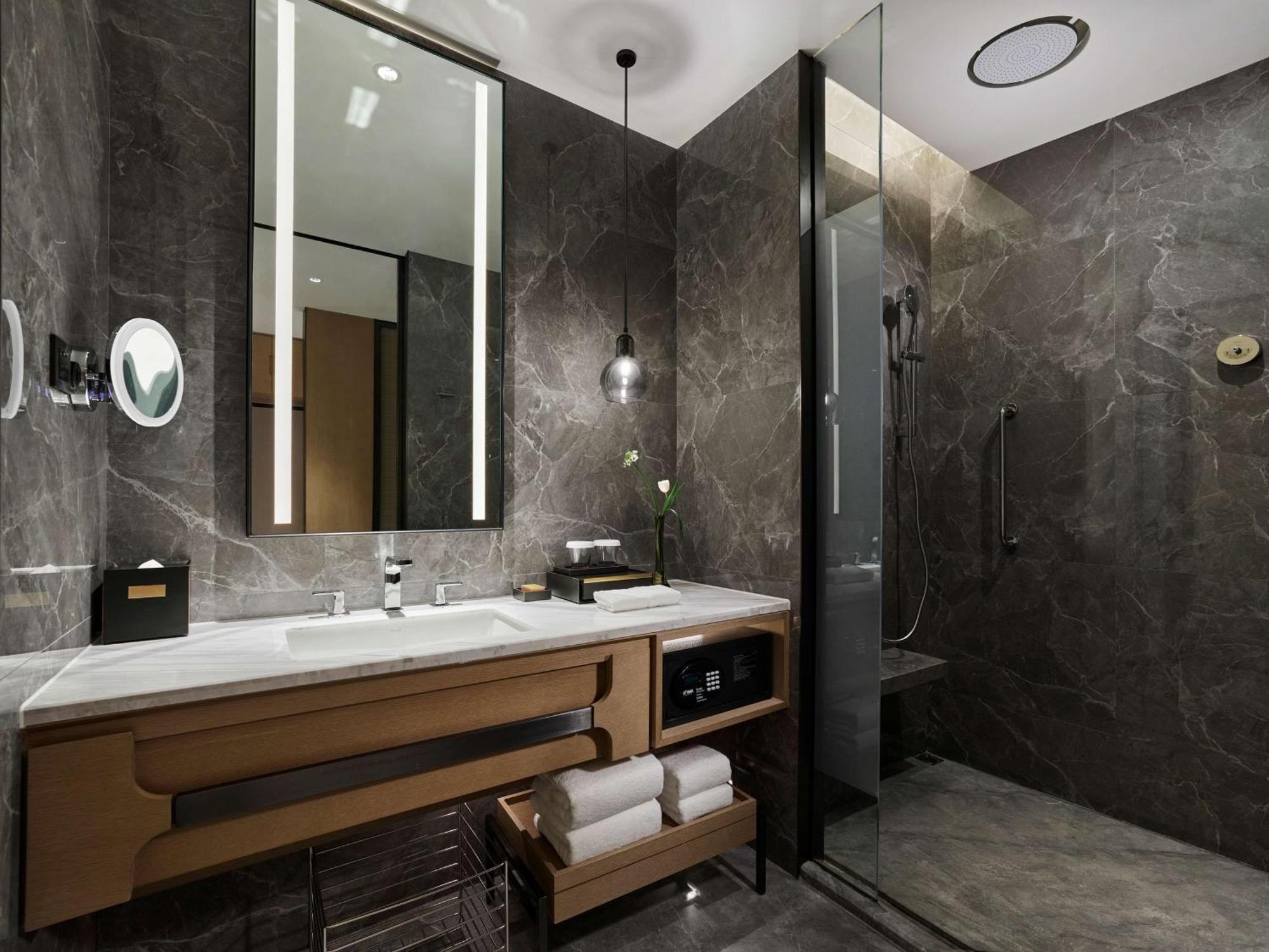 Doubletree By Hilton Chengdu Riverside - Close To Panda Base And Chengdu East Railway Экстерьер фото