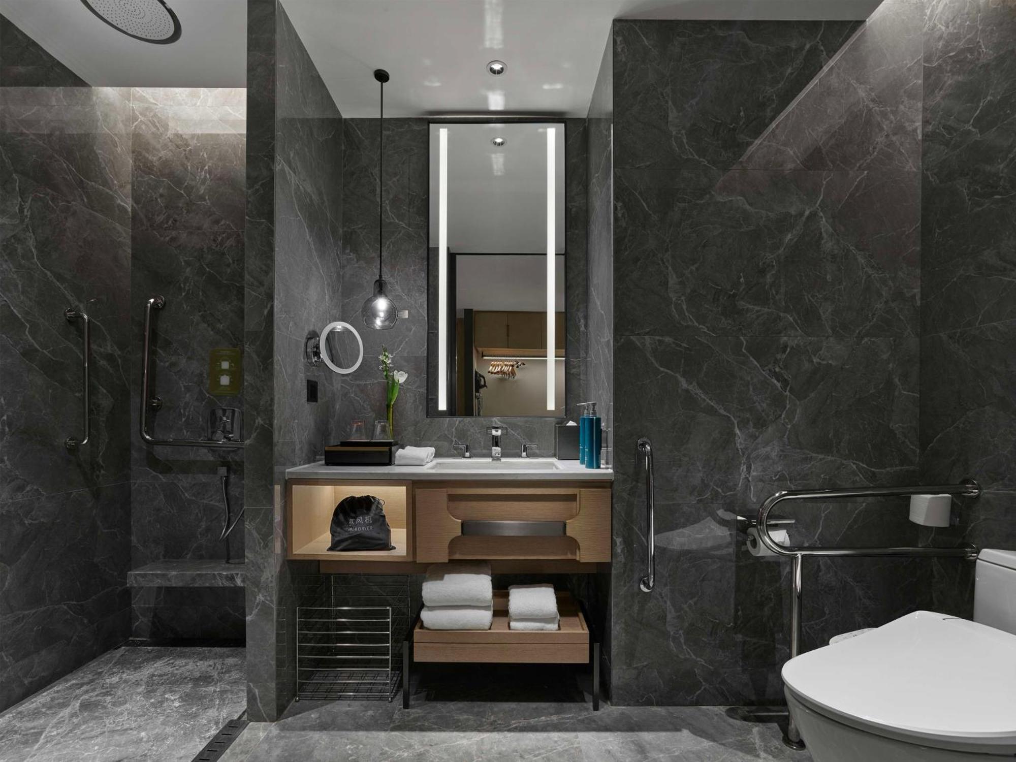 Doubletree By Hilton Chengdu Riverside - Close To Panda Base And Chengdu East Railway Экстерьер фото